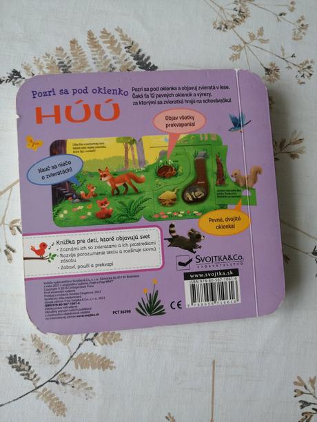 Pozri sa pod okienko huu,