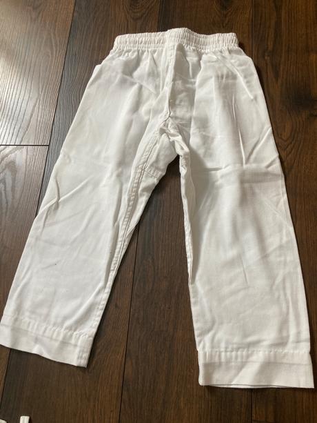 Nohavice na katare, 128