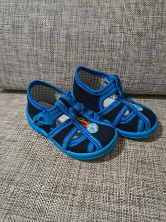 Papučky nazo, nazo,19