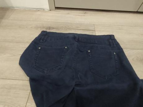 Tmavomodré nohavice, s