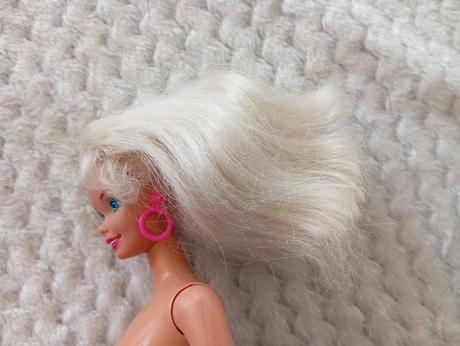 Ruffle fun riviera barbie 1994,
