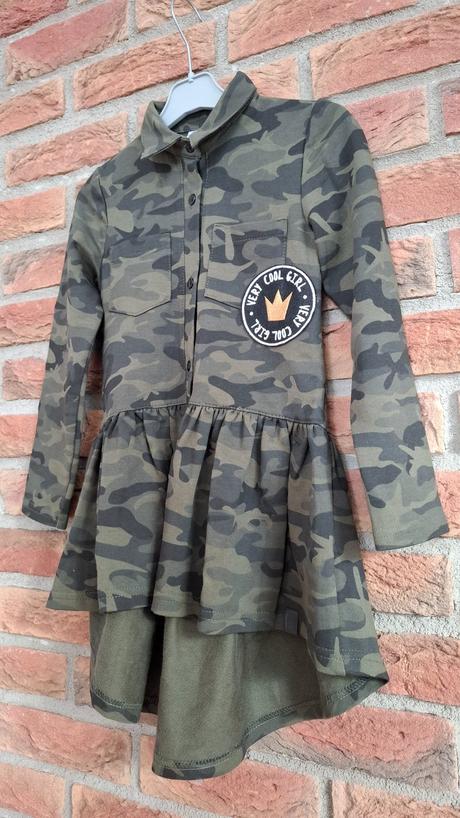 Maskáčové šaty, 116