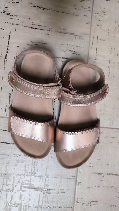 Sandalky, next,29