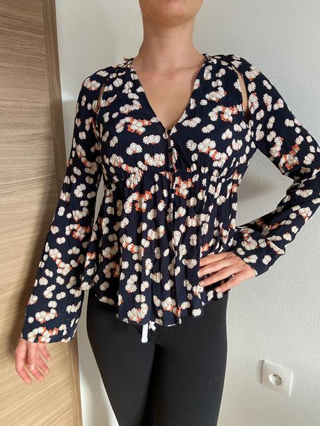 Zaujímavá blúzka, zara,s