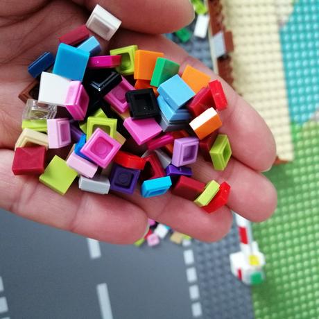 100ks 1x1 hladké stavebnicové kocky, 
