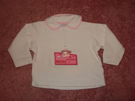 Biela mikinka, 104