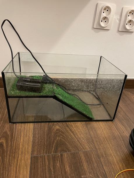 Akvárium pre vodnú koritnacku + filter, 