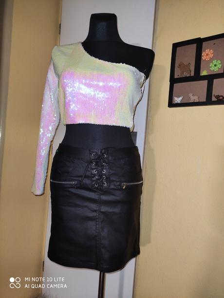 Spoločenský top, m