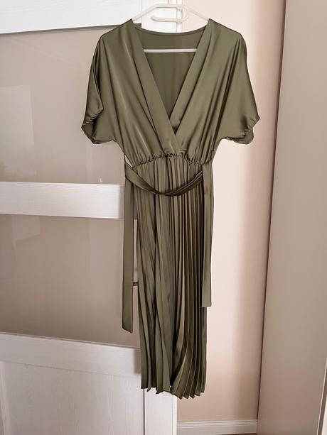 Khaki plisovane saty, l