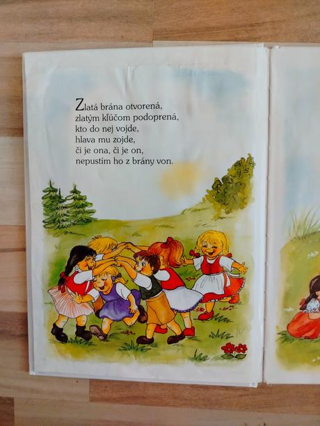 Varila myšička kašičku, 