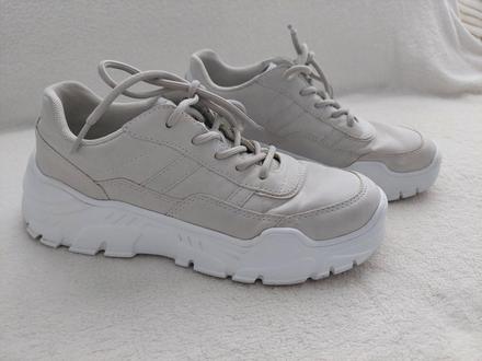 Dievčenské ľahunké tenisky, 37