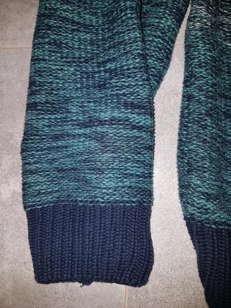 Predám krásny tyrkysový 1x oblečený pánsky sveter, m