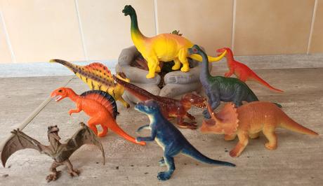 Dinosaury  - 9 kusov - stredná veľkosť, 