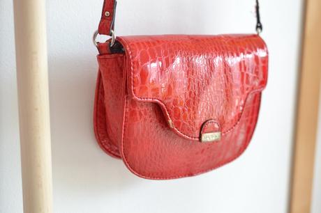 Červená kabelka, mango