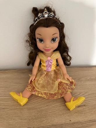 Bábika princezná bella,