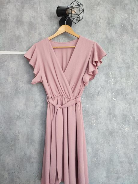 Šaty v staroruzovej farbe, 