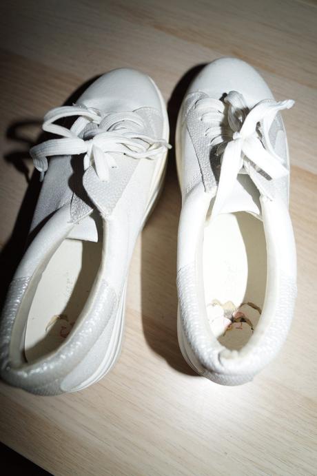 Vyvýšené tenisky, 39