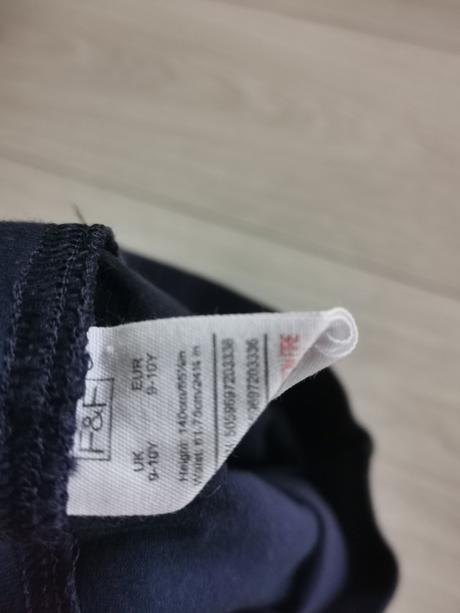 Tmavomodre legíny, f&f,134