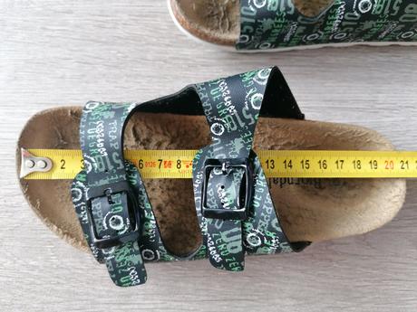 Korkové papuče, 33