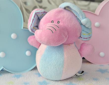 Plyšová hrkálka-sloník,