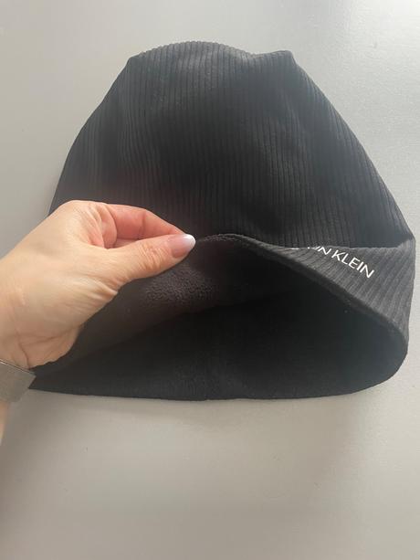 Calvin ciapka, calvin klein