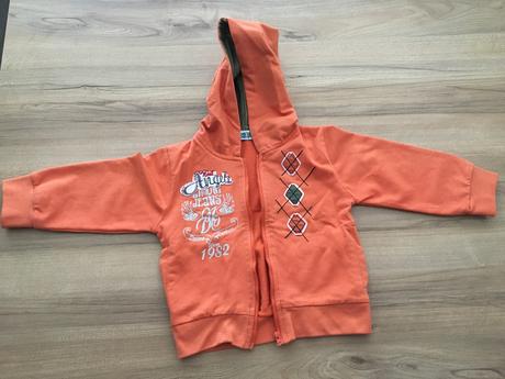 Mikina s kapucnou, 92