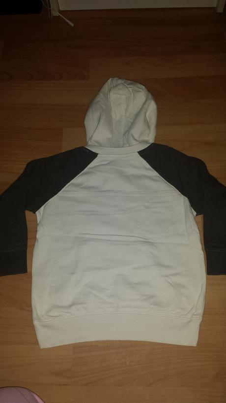 Pulover s kapucnou, 110