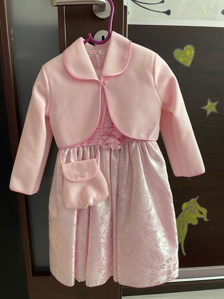 Slávnostne šaty, 104