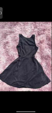 Nove krasne saty, xs