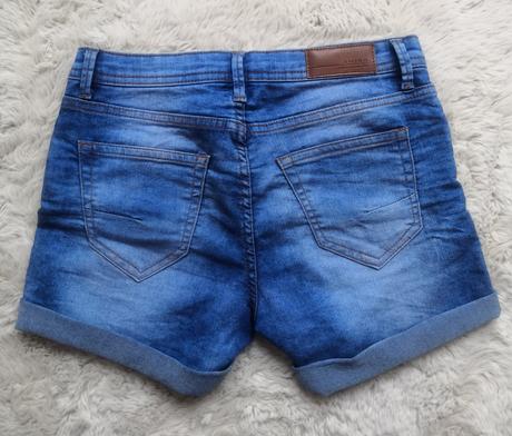 Kraťasy, tvojštvrťáky, sukne, 36