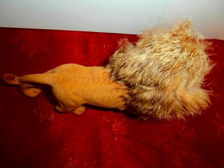 Imitácia leva hračka, 