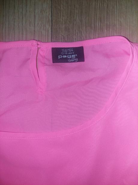 Krásne tričko s volanmi super stav, 158