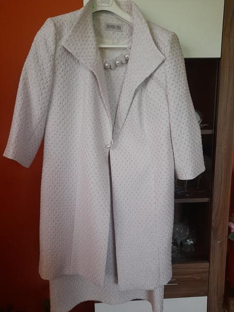 Šaty s kabátikom, 50