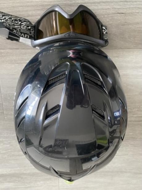 Lyžiarska prilba uvex veľ. 55-58 cm, uvex,m