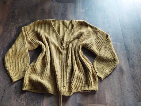 Zlty oversize sveter,