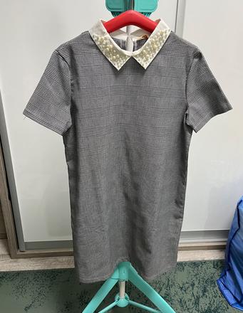 Šaty s perlickami, s