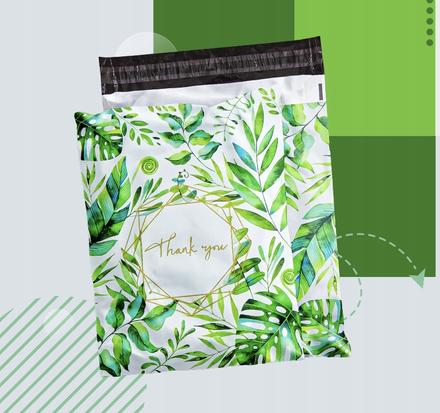 Zelené vzorované plastové obálky,