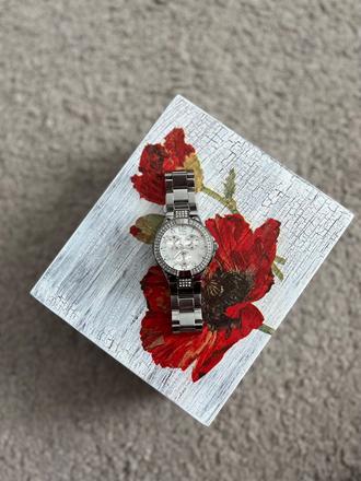 Damske hodinky, guess