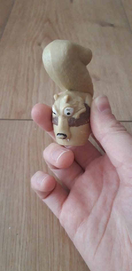 Figúrka na ceruzku - veverička scratt, 