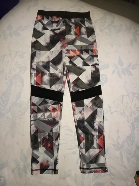 Leginy sportove 140, primark,140