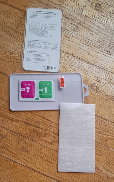 Tempered glass screen protector ( sklo na mobil ), 