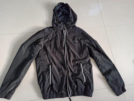 Tenká prechodná vetrovka, l