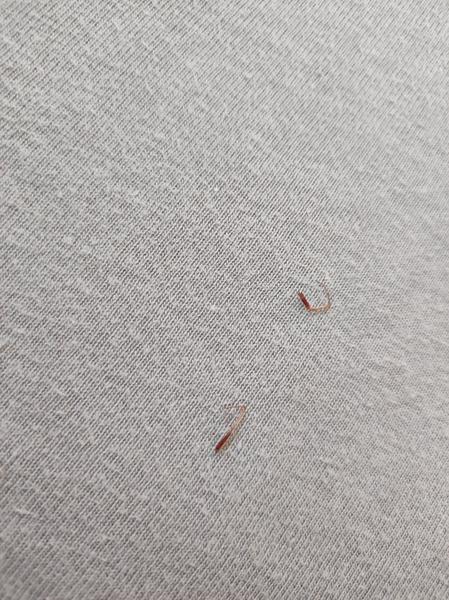 Nevysvetliteľné škvrny na matraci po sťahovaní