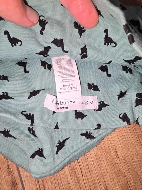 Čiapka a nakrcnik, 80