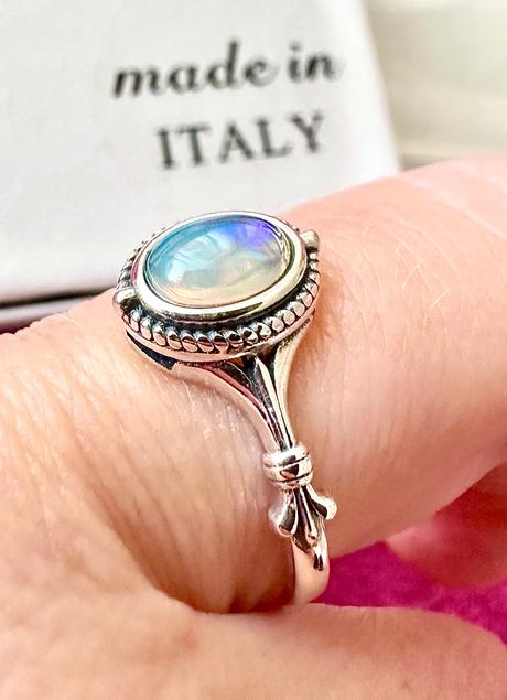 Nový strieborný vintage prsteň s opálom, 