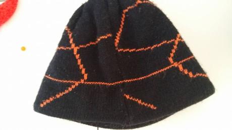 Rôzne čiapky na vek 3-6rokov, cena2,-/ks, 104–116