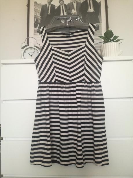 Pasikave/pruzkovane saty s ackovou suknou, l