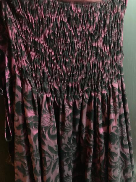 Spoločenské šaty bez rukávov, 38