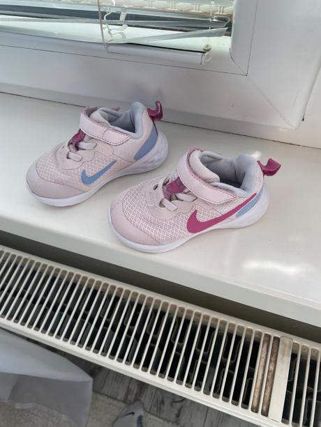 Nike tenisky, nike,22