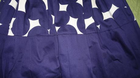 Bodkovane saty closet, 40